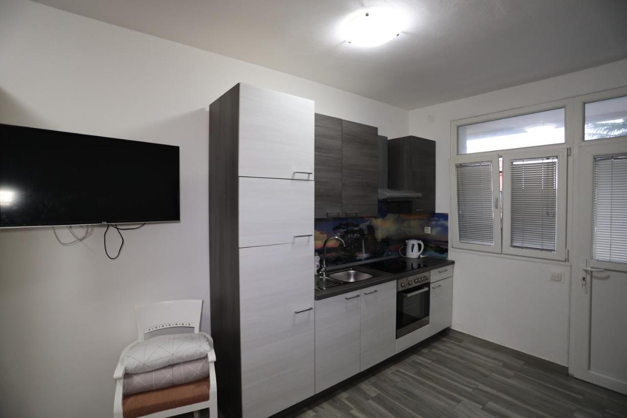 Apartment Cvjetna Rijeka Exteriör bild